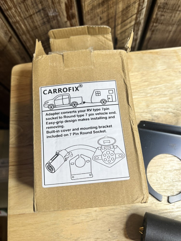Carrofix Converts 7 Pin Socket To Round Socket Open Box