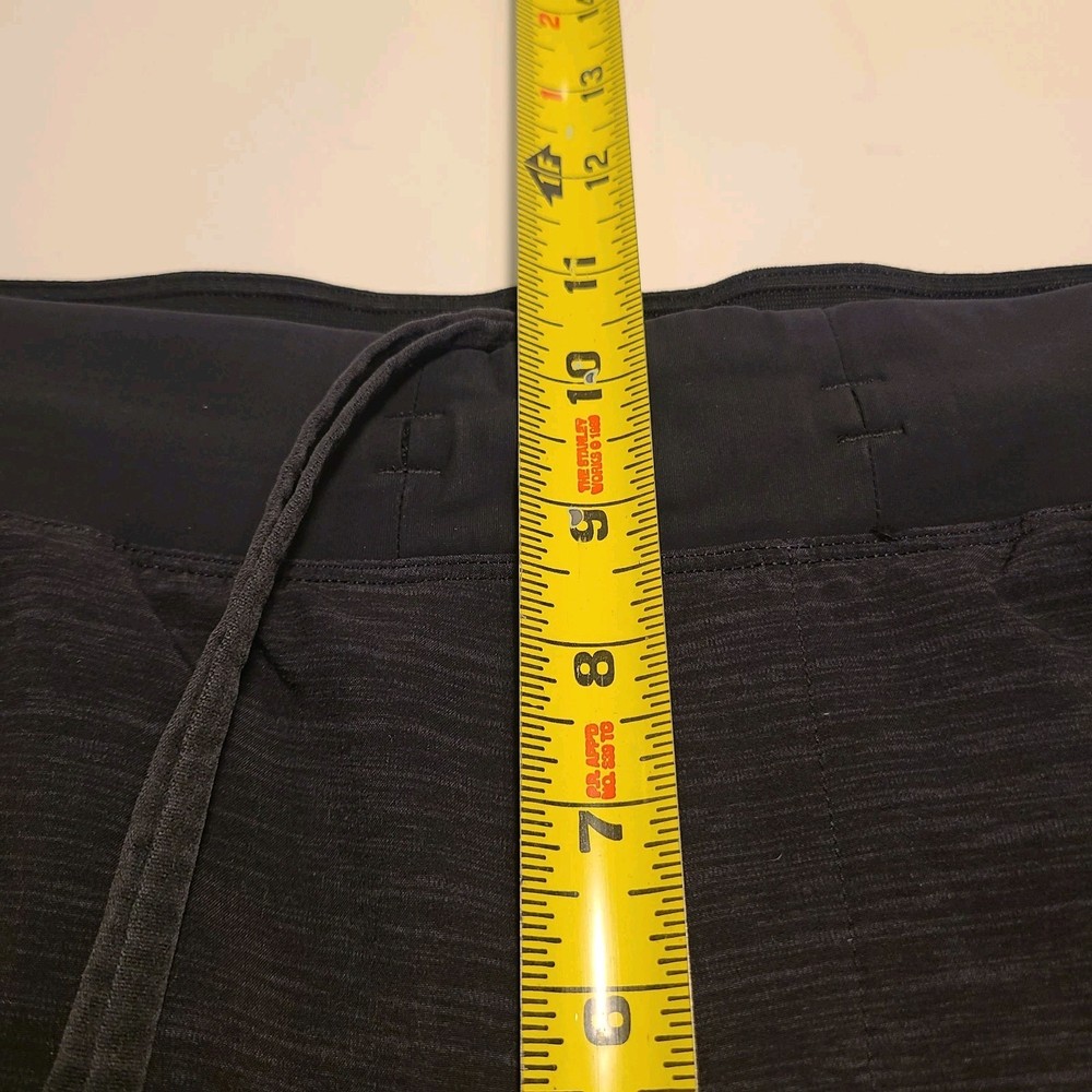 Lululemon T.H.E. Short Linerless 11" Black Mens Medium Pockets