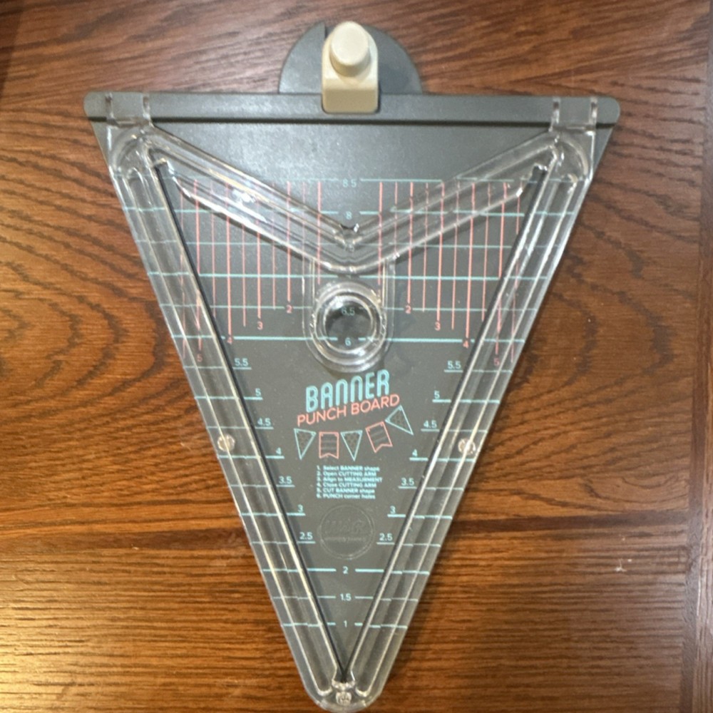 We R Memory Keepers Banner Punch Board Scrapbooking Tool