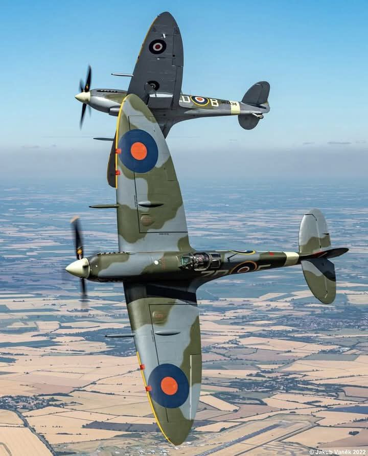 Authentic Supermarine Spitfire Raf Hat Lapel Pin Up