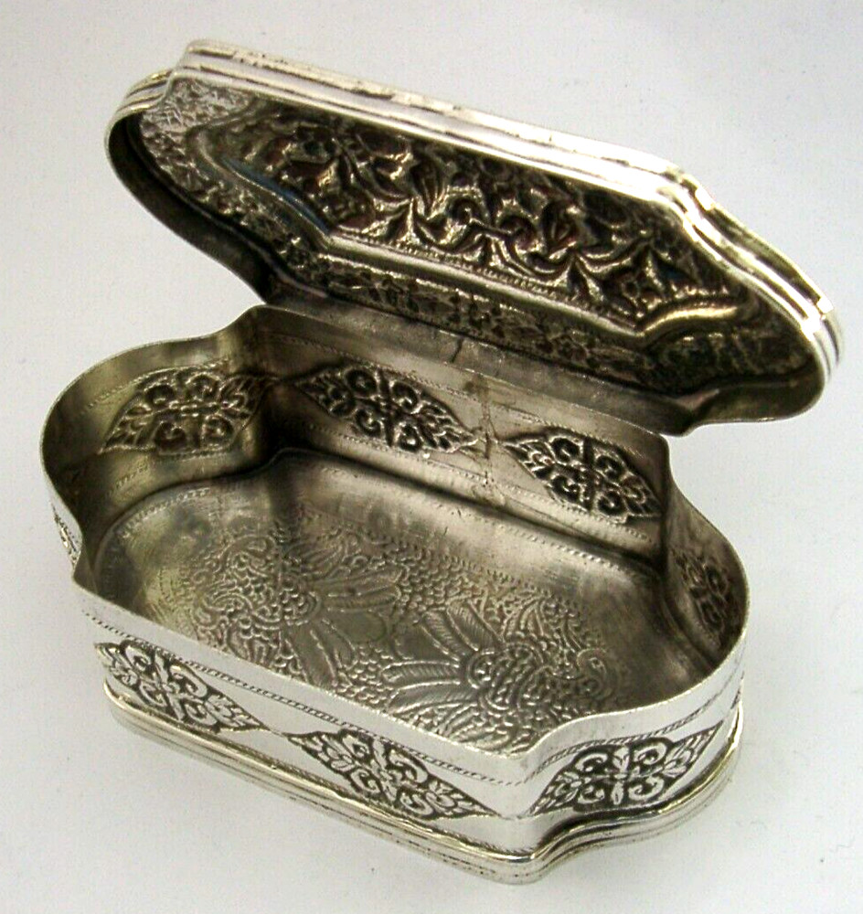 GOOD SIZE 132g INDIAN CEYLON SOLID SILVER TABLE BOX c1900 ANTIQUE