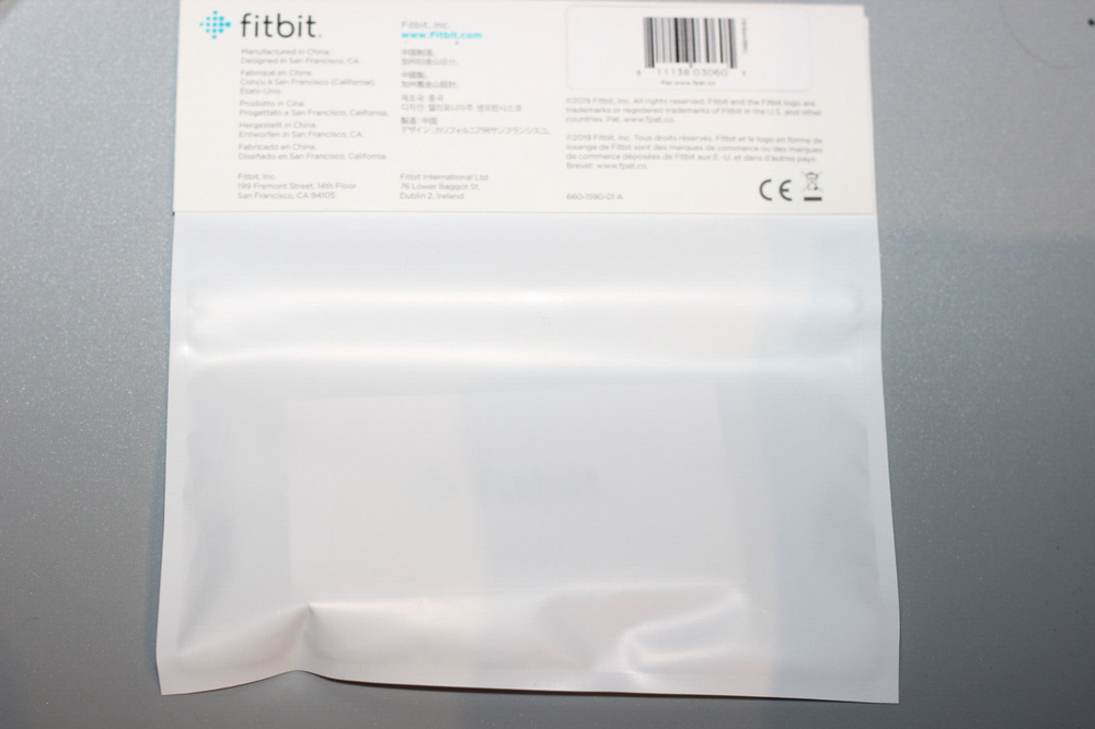 NEW Genuine Fitbit Charge 3 / Charge 4 Classic Accessory Band, Large, Black