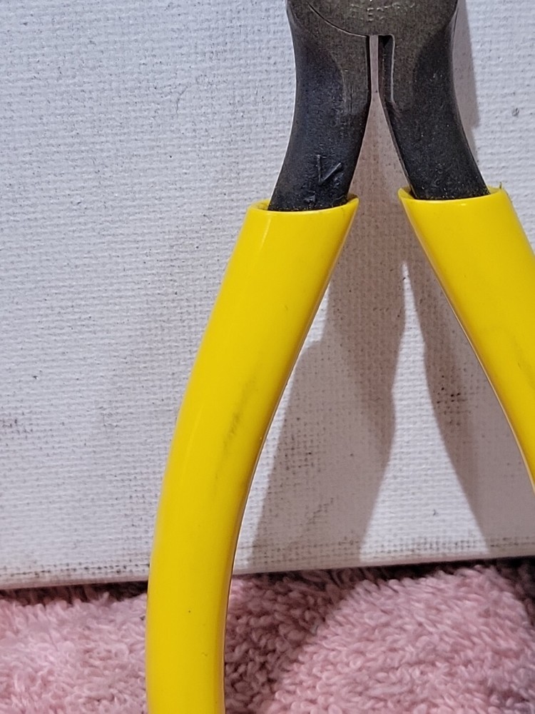 KLEIN TOOLS BELL SYSTEMS SPECIALTY PLIERS, D234-6