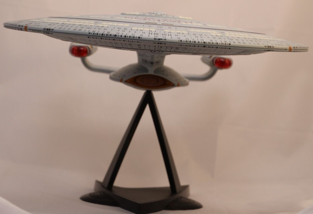 Diamond Select Star Trek USS Enterprise-D Dual Display Stand