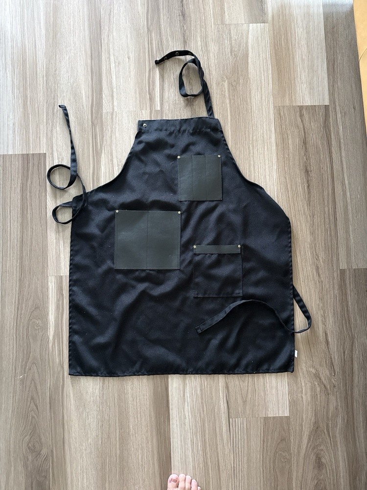 Black Polyester Work Apron with Multiple Pockets Solid Unisex RN 129386