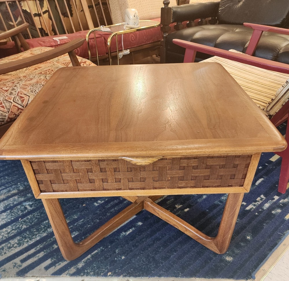 Vintage Single Drawer Lane Side Table/ nightstand.