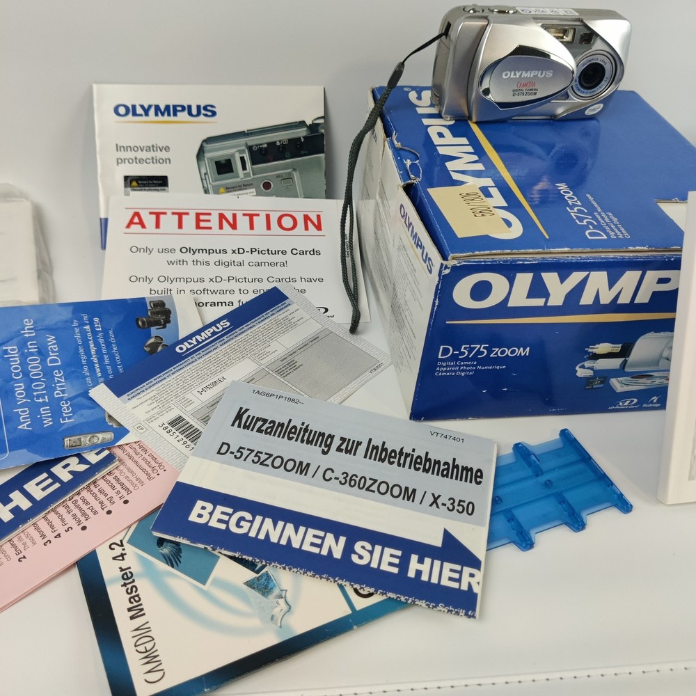 Olympus D-575 Compact Digital Camera Silver Tested Boxed plus memory card