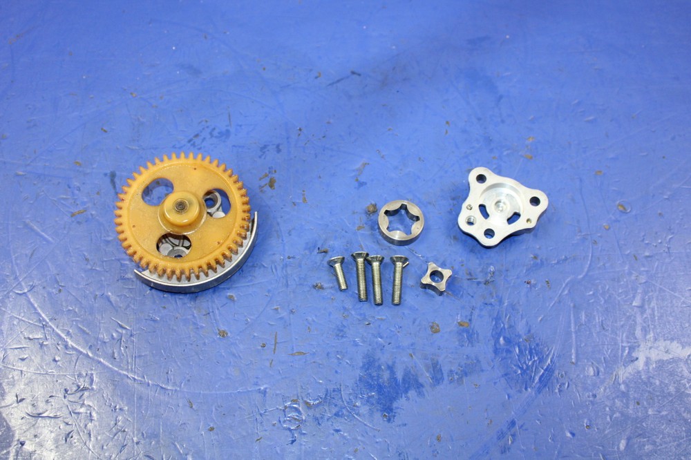 1982 YAMAHA XT200 XT 200 ENGINE MOTOR OIL PUMP