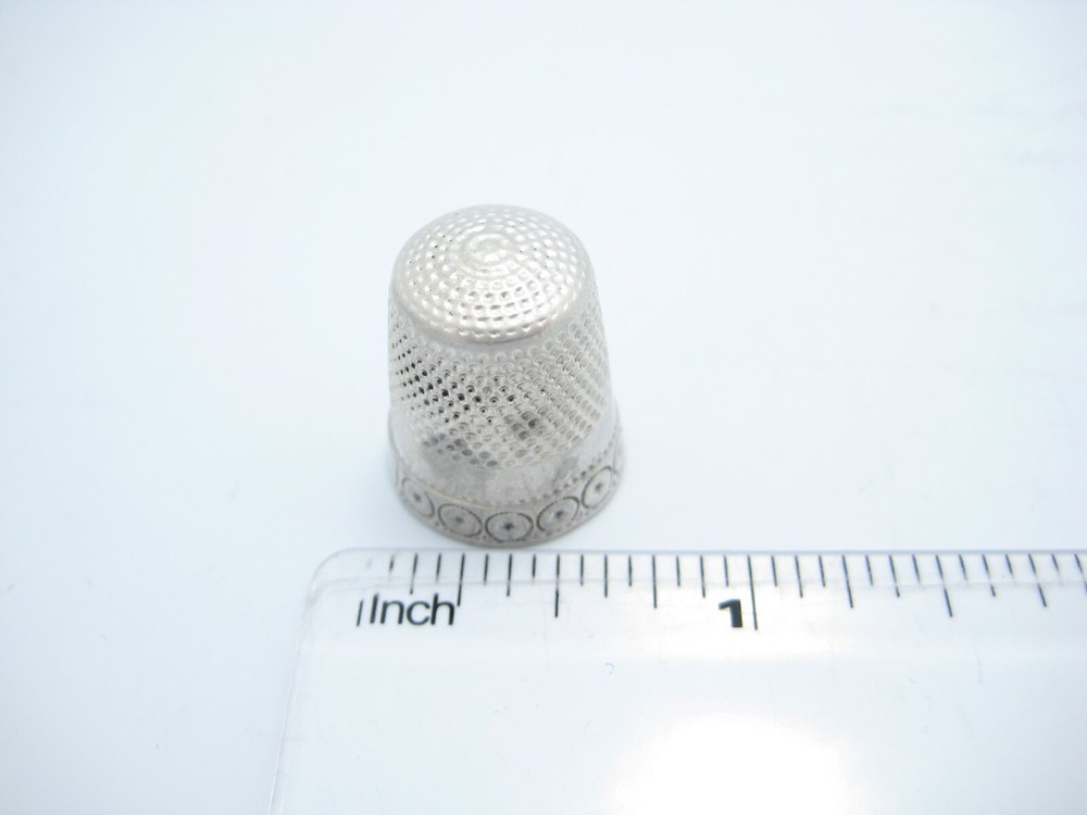 Antique Sterling Silver Sewing Round Circle Pattern Thimble