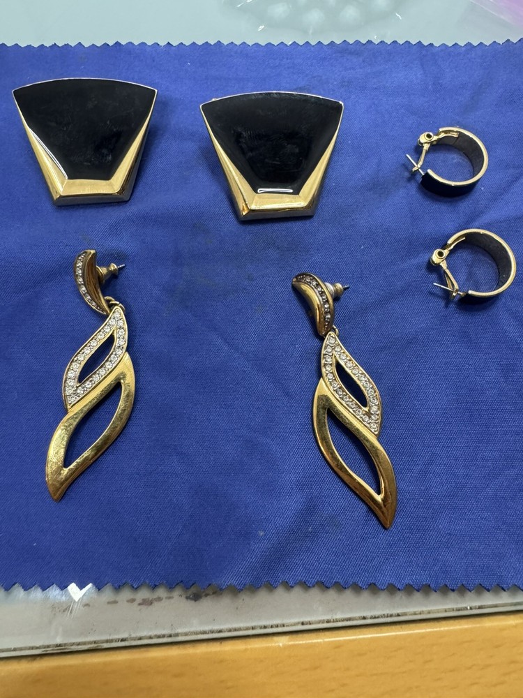 monet earrings lot Of 3