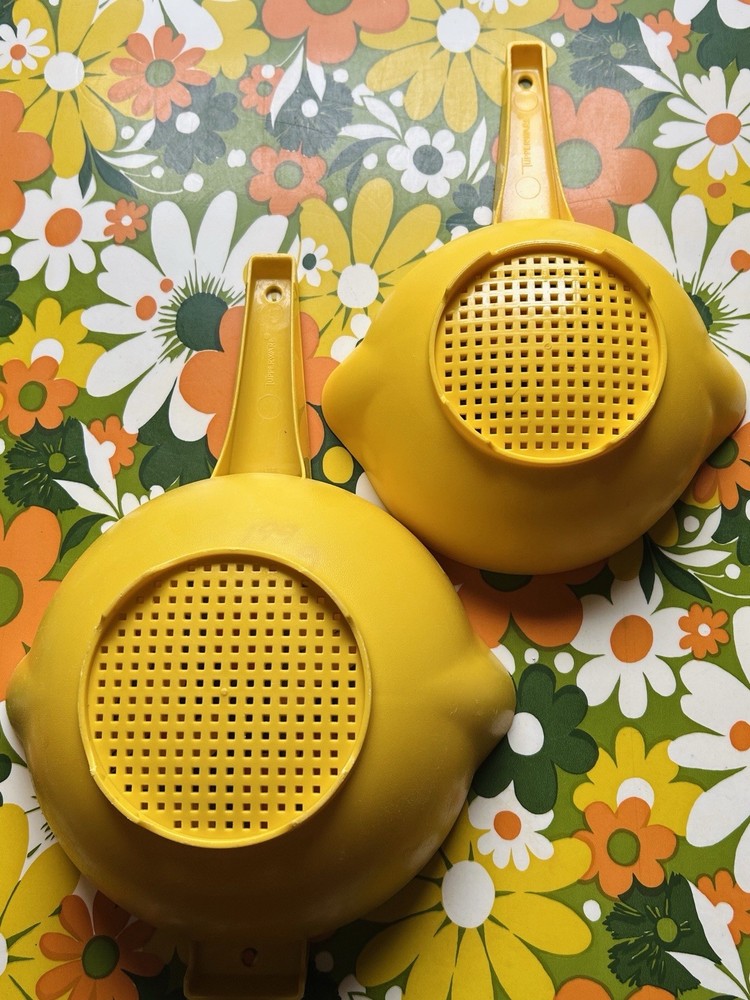Vintage Tupperware 1QT & 2QT Colander Strainer Set 2 Yellow MCM Kitchen Plastic