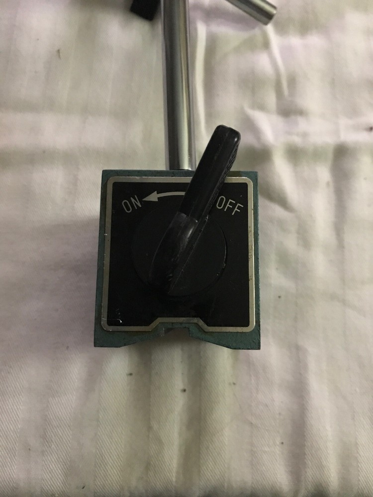 gage magnetic base holder