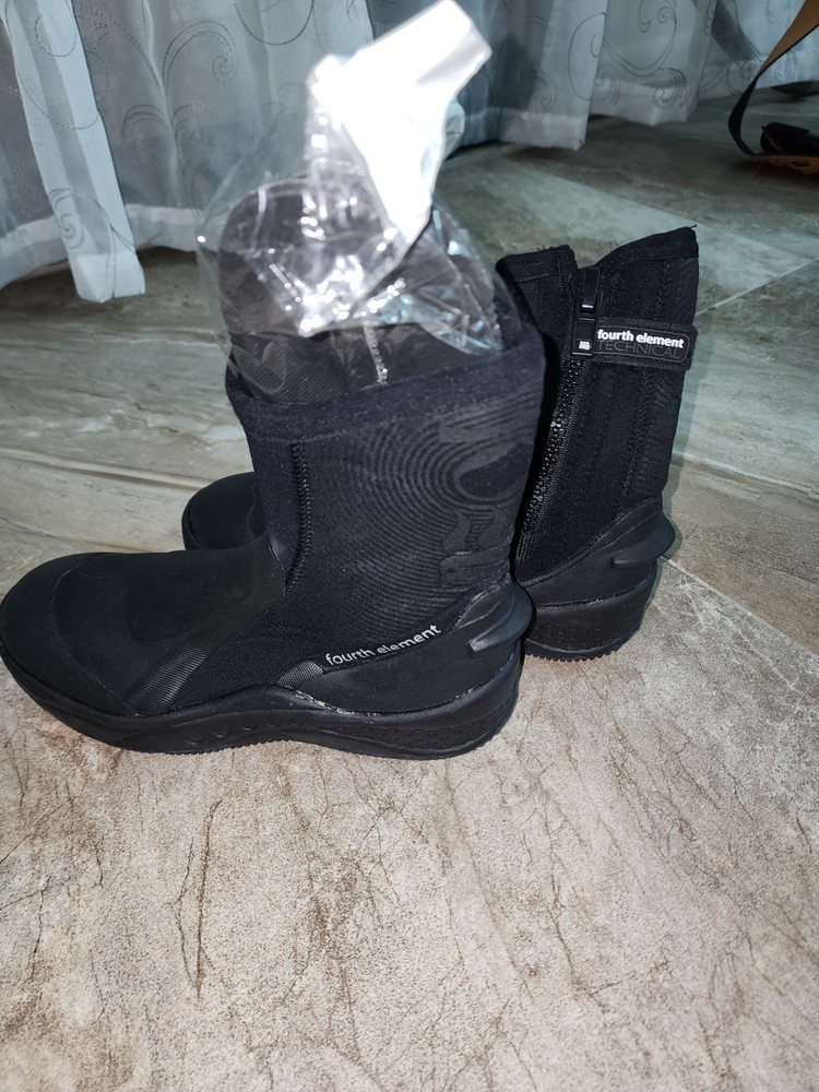 Fourth Element Amphibian Boots – NEW – Size 8 (US)