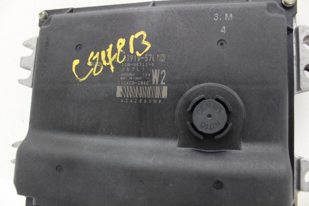 10-12 Suzuki Kizashi 33910-57L10 Computer Brain Engine Control ECU ECM Module