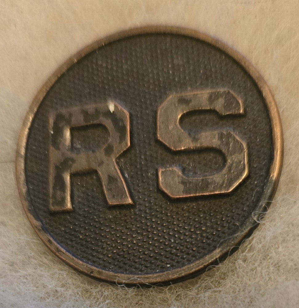 WW1 US  Large   RS   (Recruiting Service) Collar Disc w/good nut & post