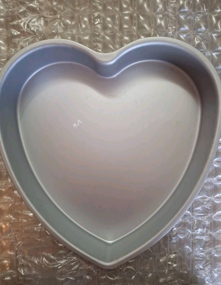 fat daddios 16x3 heart cake pan