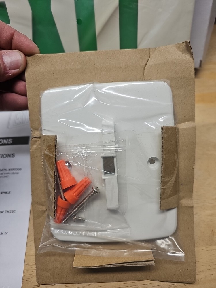 EXITRONIX Green Exit Sign + Mounting Plate Die Cast Aluminum G453-WB-WW (E9)