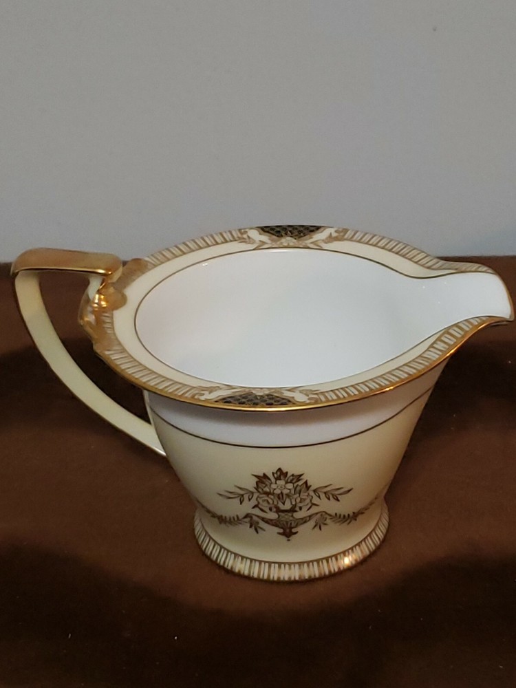 Noritake Goldier Creamer