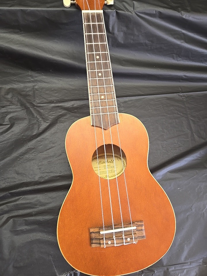 Mitchell Ukulele MU4ONT 4 String