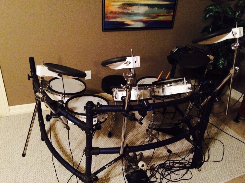 Roland Studio V Drums and Amplifier