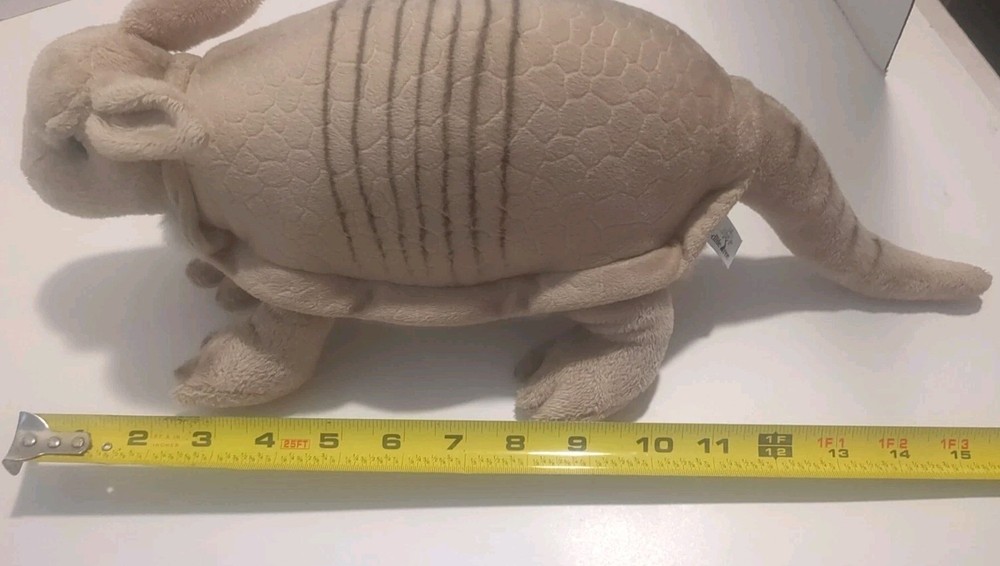 Armadillo Wildlife Tree 16 Inch