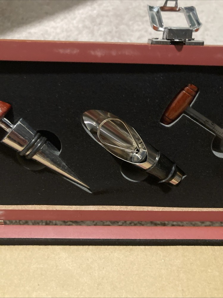Wooden Wine Box with 5 piece bar tool set Corkscrew, Stopper, Diffuser, etc..