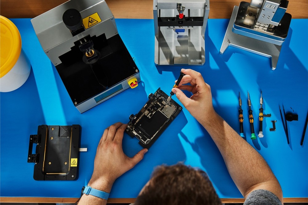 iPhone Repair Service - All models (Not Turn On/ Water Damage/ Boot Loop & more)