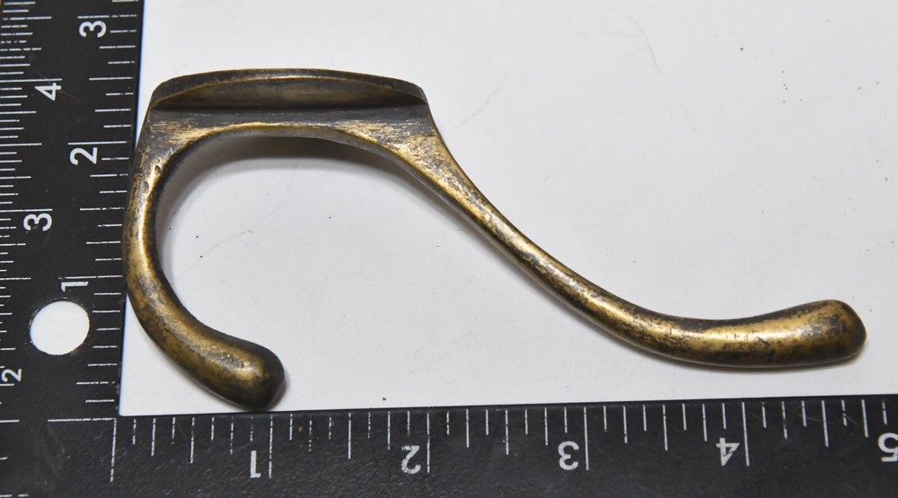 5 VINTAGE HAT OF COAT HOOKS