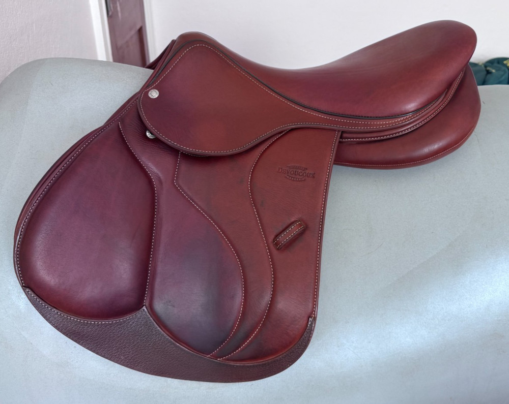 17.5" Devoucoux Biarritz S Saddle - 2022 - 1AA - Full Buffalo - MINT!