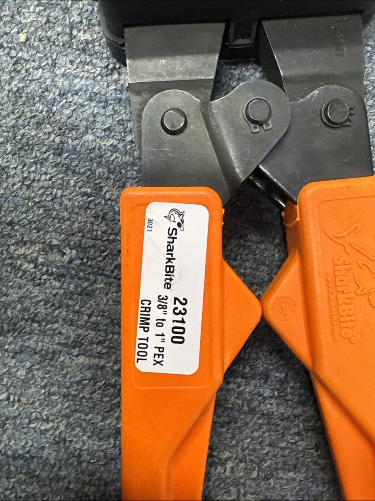 Shark Bite pex crimping tool Kit [ 3/8 - 1 Inch].