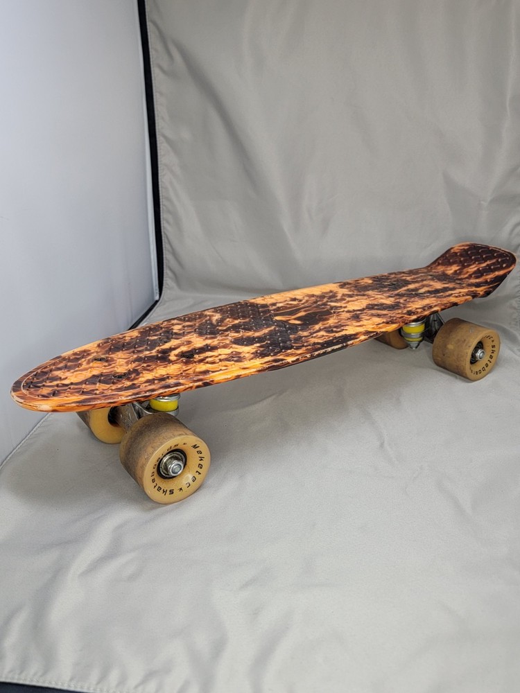 Meketec Skateboard, 22” Orange/Black Fire EUC