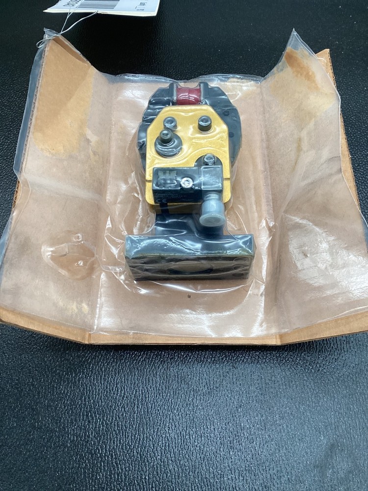 PHD ML314027 Pneumatic Gripper NEW