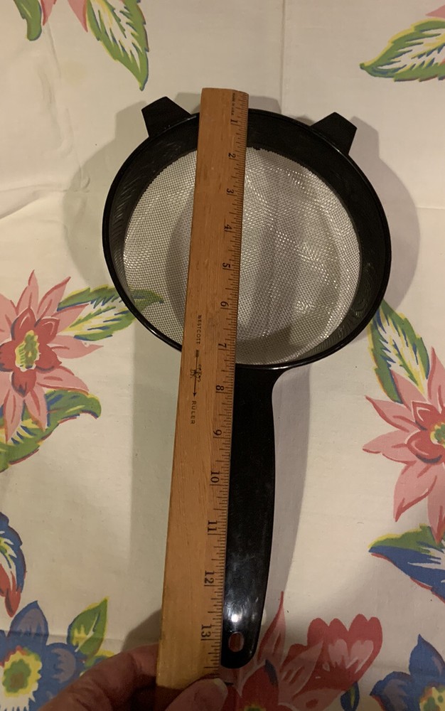 ❤️Vintage Large Black Handle Mesh Sifter Strainer Kitchen Made In Korea EUC
