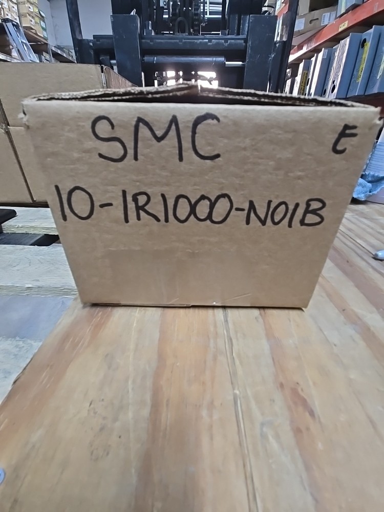 NEW SMC 10-IR1000-N01B Precision Regulator