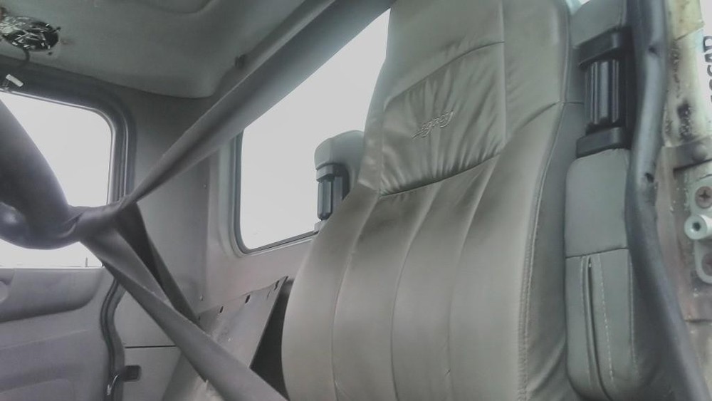 Replaces 2014 PETERBILT 382 FRONT SEAT ,  OH