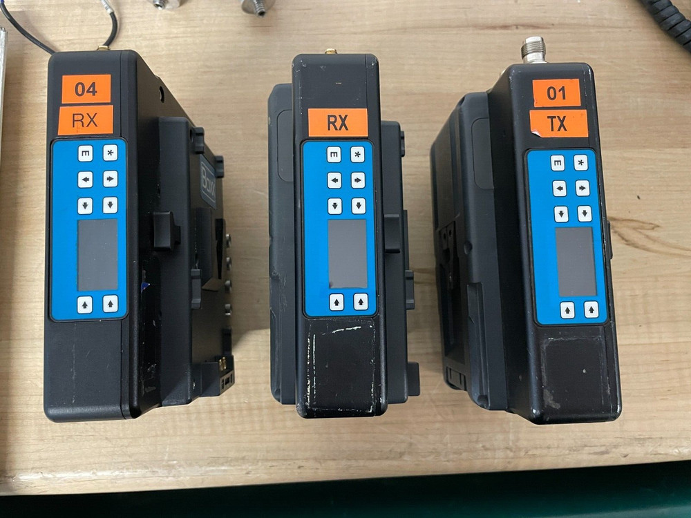 Boxx Meridan RM-BP-05HS Kit (1) Transmitter, (2) Recievers, (2) Panel Antenna