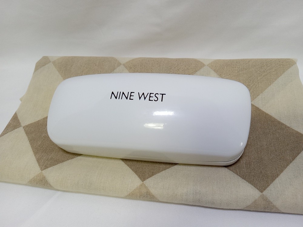 NINE WEST MEDIUM WHITE HARD SUNGLASS CASE