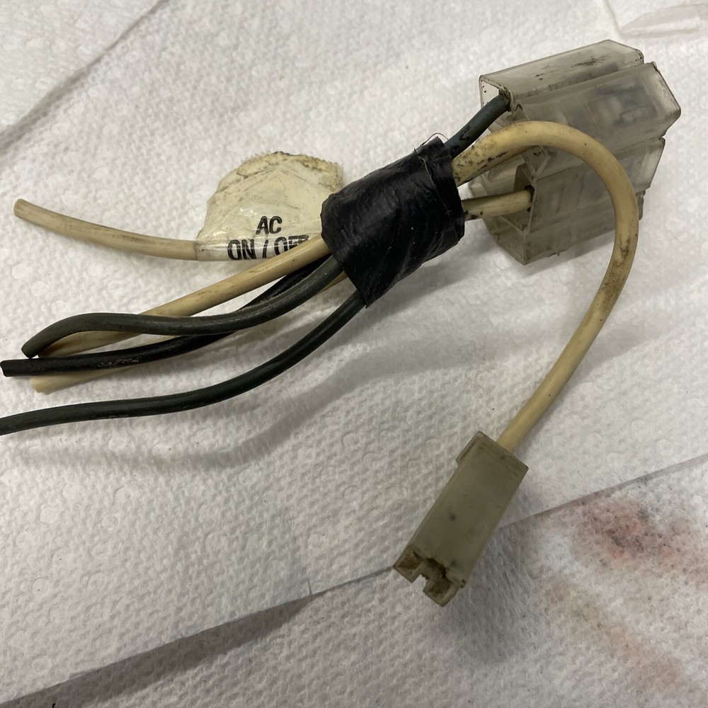 Peterbilt 379 AC Plug On:Off Used