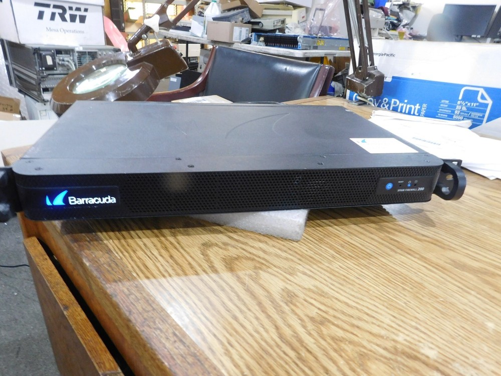 Barracuda Model: BSF200a.   Spam Firewall 200