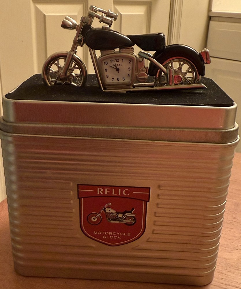 Relic Desktop Classic Motorcycle Clock With Tin