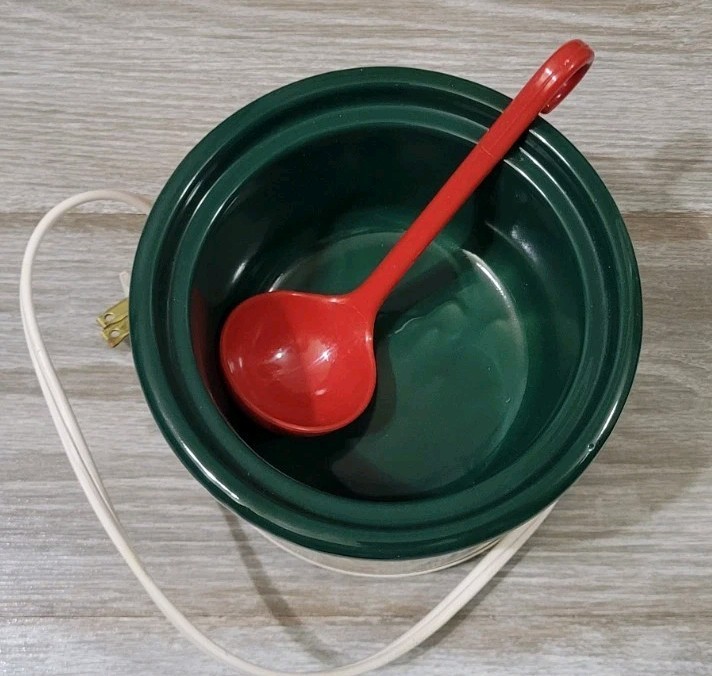Vintage - Rival Little Dipper Crock Pot - Model 3204D - Pepper Design