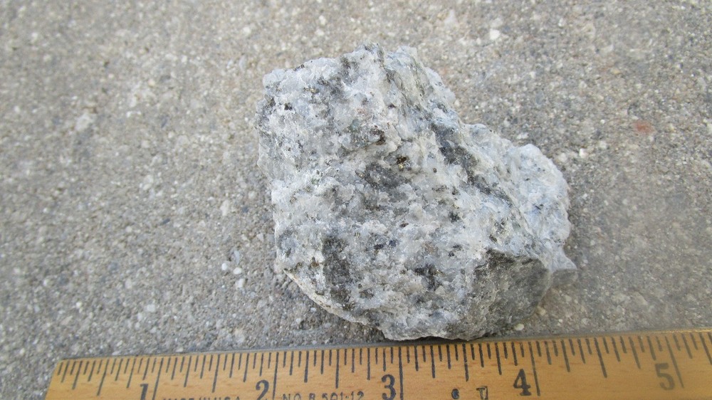 Multi-color Fluorescent mineral rock T20
