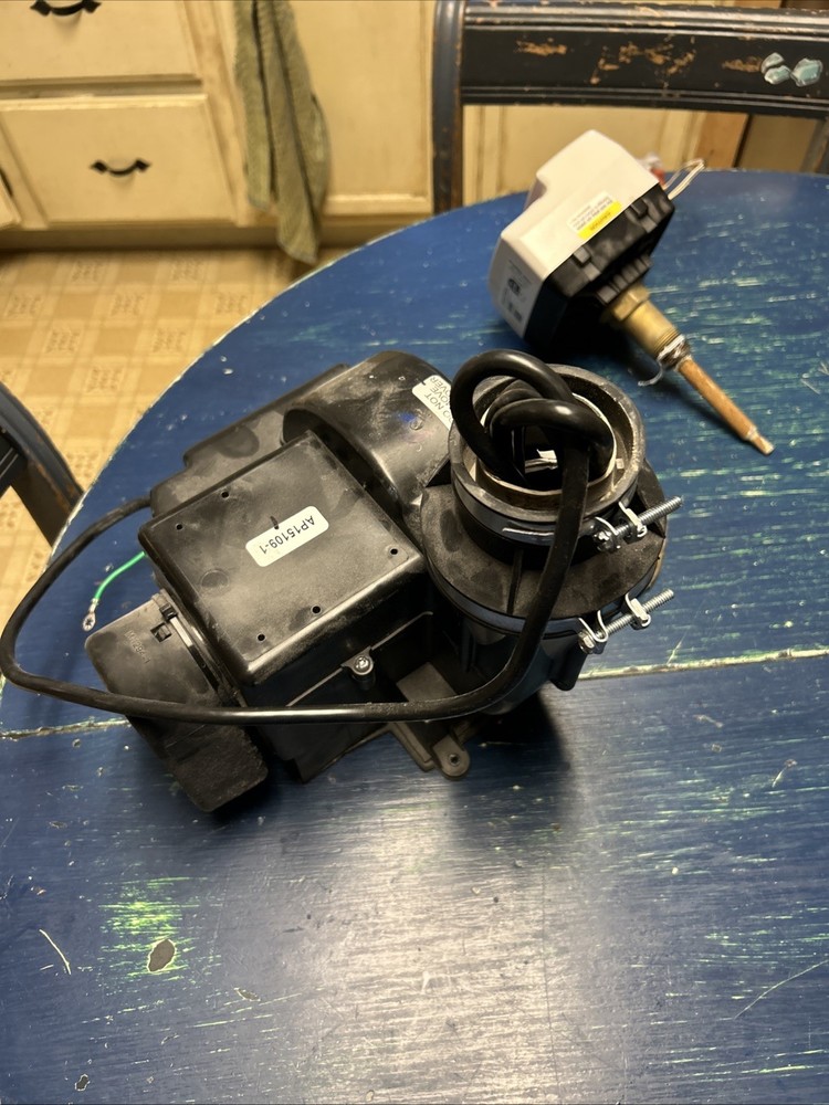Honeywell WV4460E2022 AP15109-1 Valve And Blower Used AP14671-3 Rheem SP20231