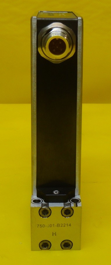 Unit Instruments UFC-8565 Mass Flow Controller MFC 3L NF3 8560 Used Working