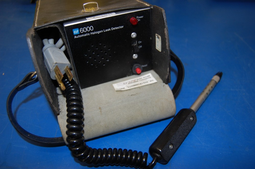 TIF 6000 Automatic Halogen Leak Detector (In leather carrying case)