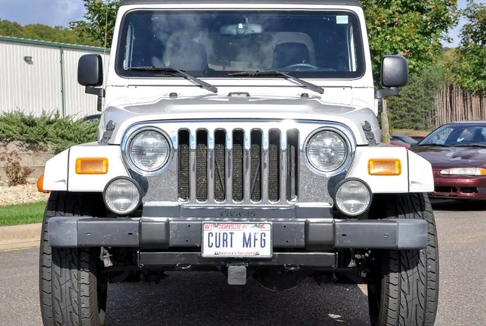 Class 3 Exposed Front Trailer Hitch w 2" Receiver Opening 3500 Trailer