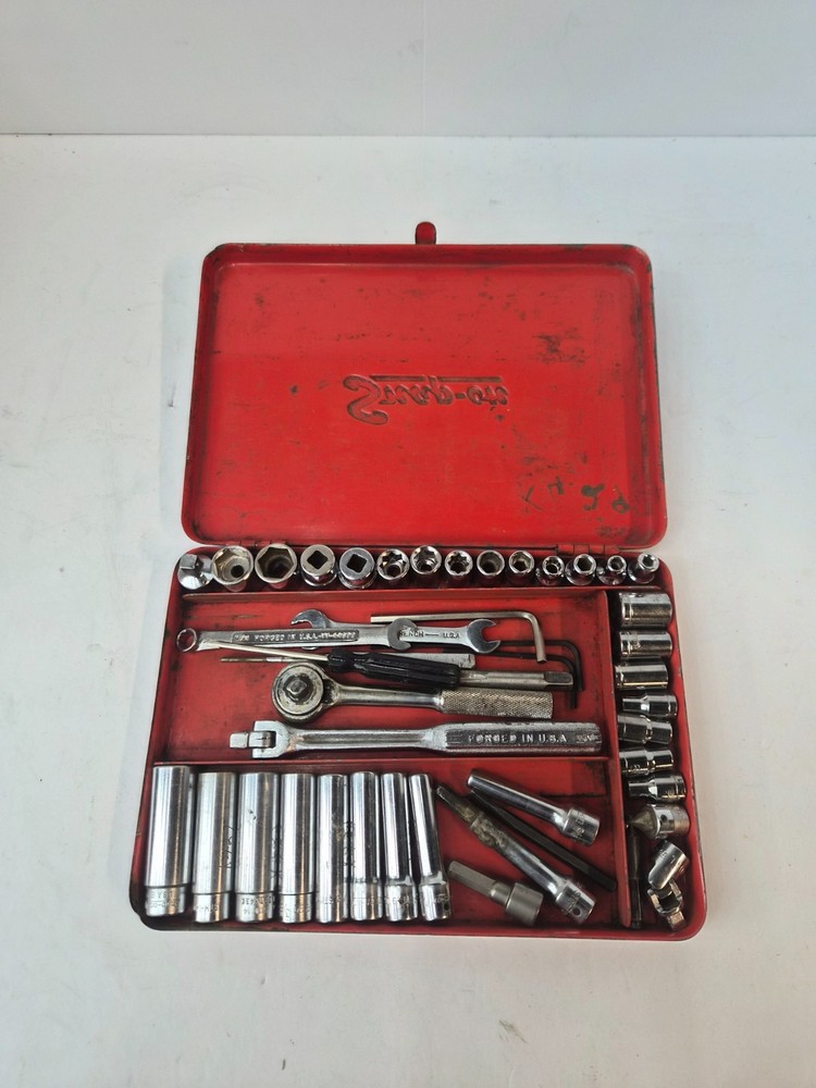 snap on model KRA-275 tool box , red metal case for 1/4" drive socket set.