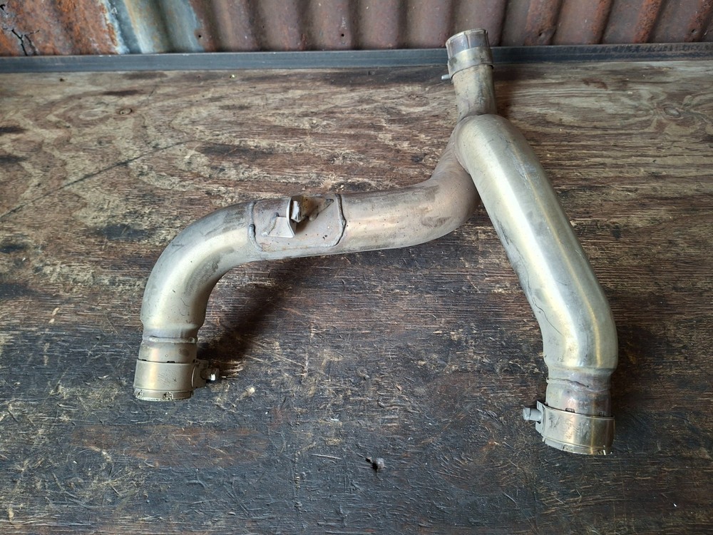 Triumph Speed Triple 1050 - Exhaust Link Pipe