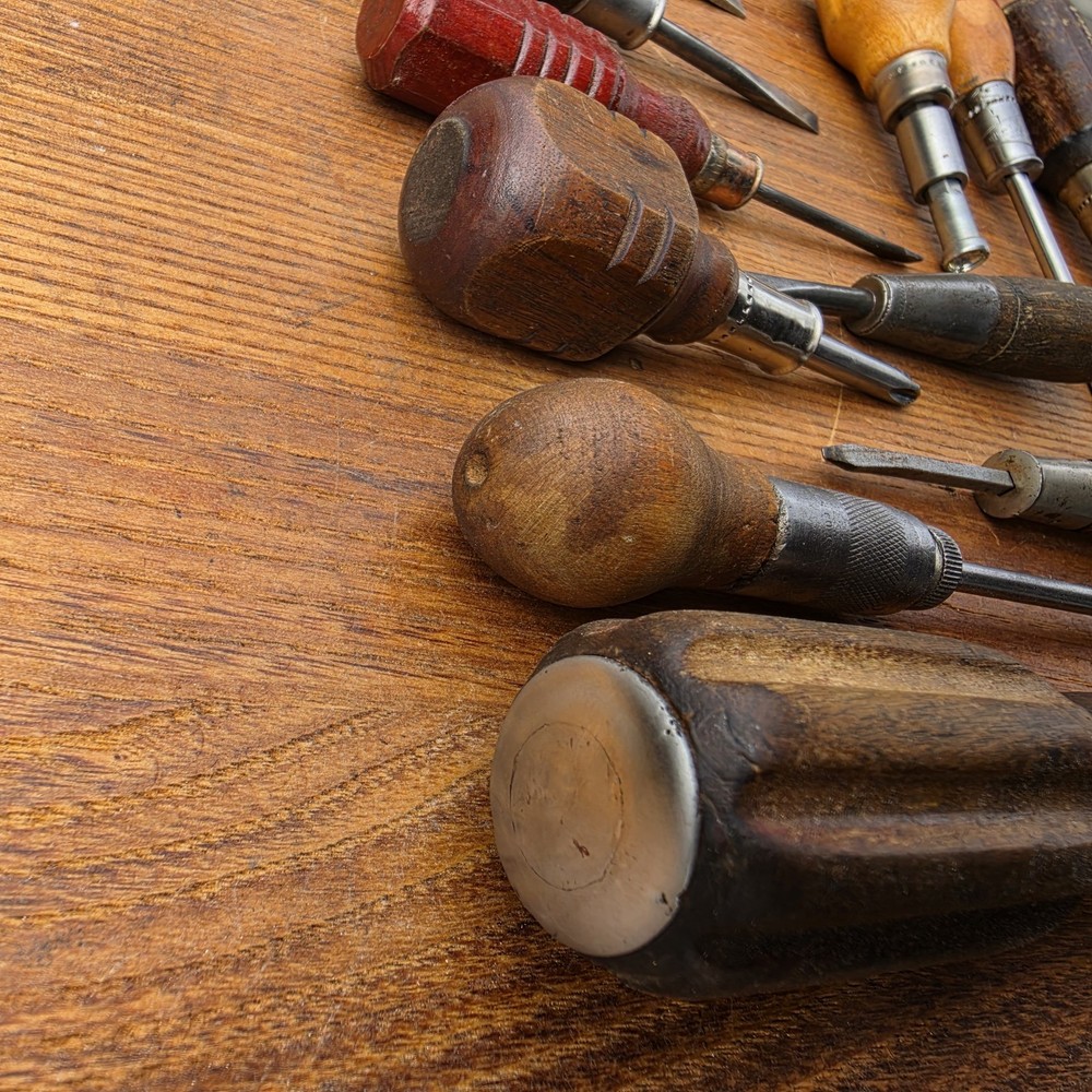 Antique Wooden Handle Screwdrivers Lot Tools
