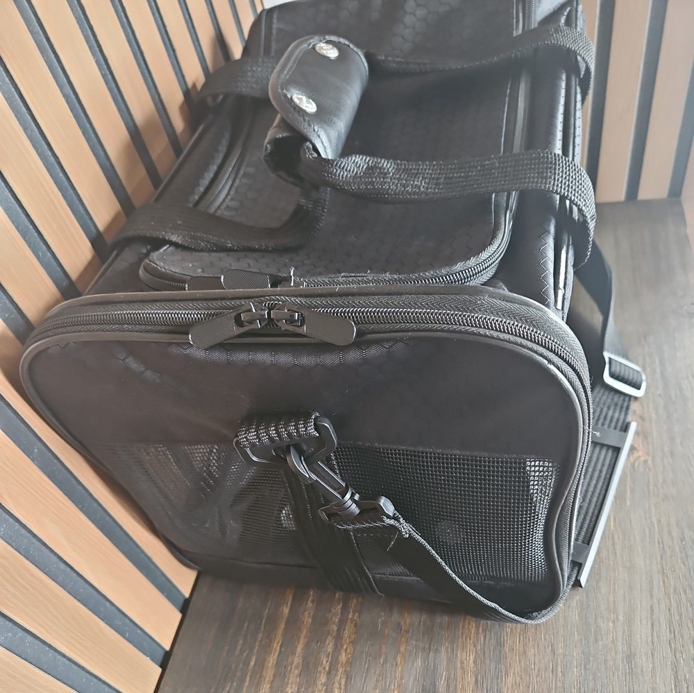Sherpa Pet Carrier Medium black